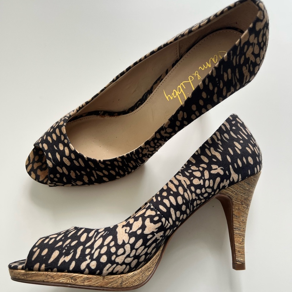 New SAM & LIBBY Print Open Toe Pump Size 9M